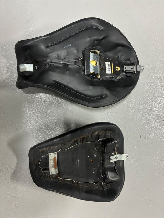 Harley Davidson Sportster 883, 1200 assentos bancos solo duplos