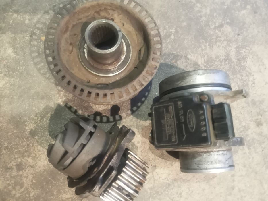 Продам запчасти на форд