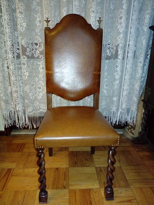 Sala de jantar em madeira maciça