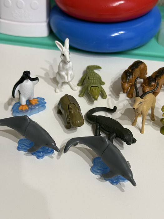 Іграшки кіндер, фігурки тварин, динозаврів, новорічні, Playmobil