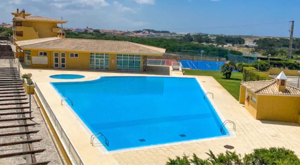 Apartamento para ferias  com piscina e campo de tenis em Sta Cruz