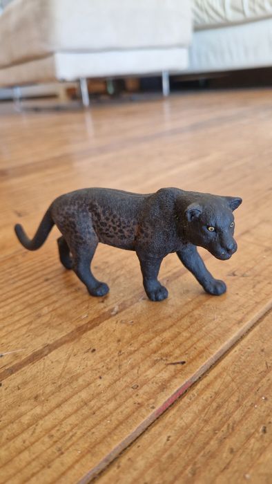 Brinquedo pantera negra