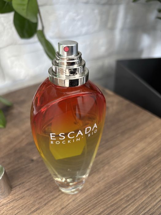 Escada Rockin Rio