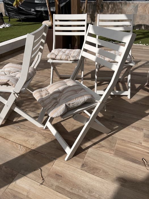 Mesa de jardim e 5 cadeiras