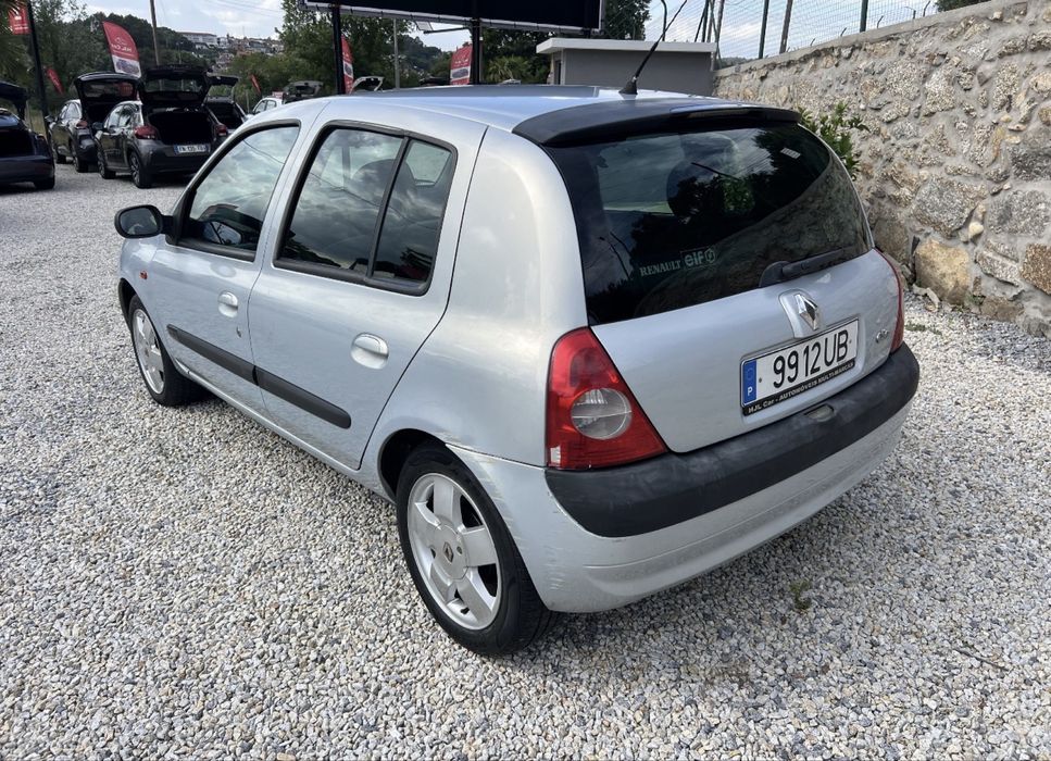 Renault Clio 1.2 16V vendo ou troco por Mota.