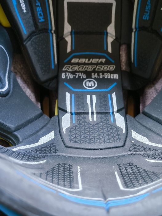 Bauer Re-Act 200 czarny senior M 54-59 cm kask hokejowe pro