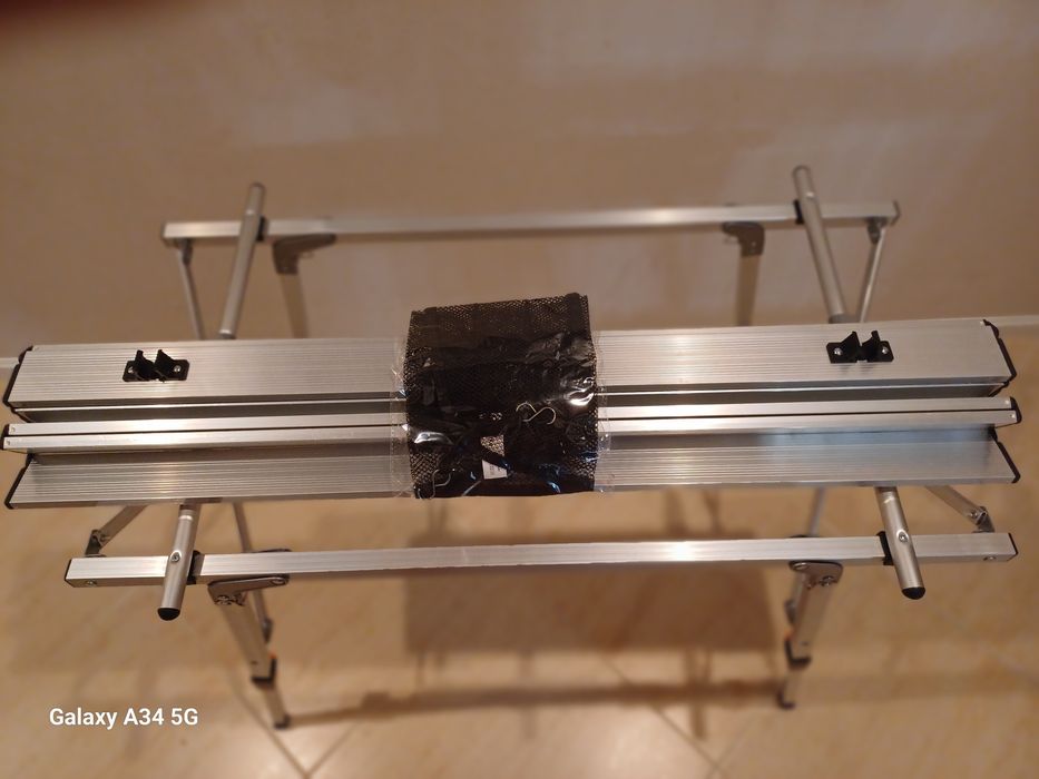 Mesa de campismo dobravel , de alumínio