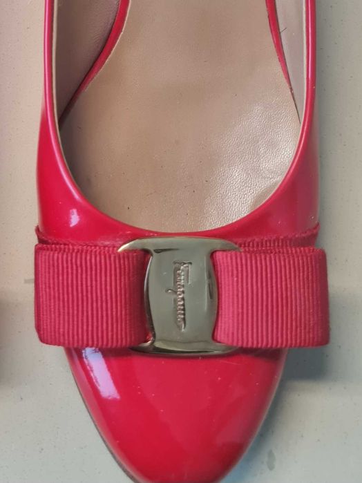 Ferragamo 36 muito bom