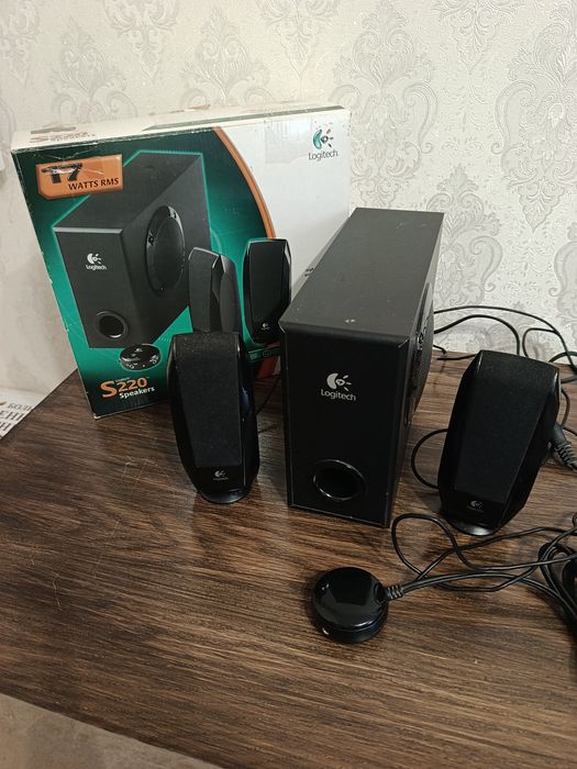 Акустическая система 2.1 Logitech.