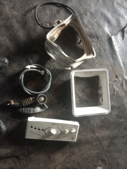 Стиральная машина Whirlpool AWT 2290-900 по запчастям.