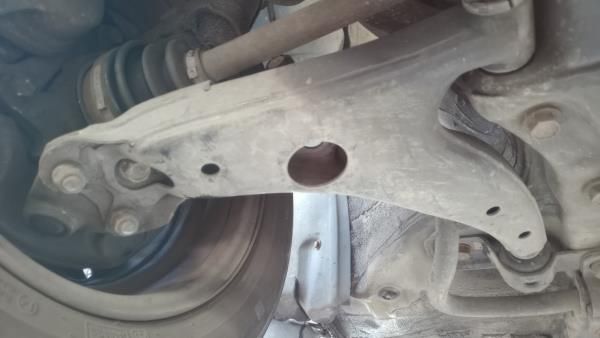 Braço de suspensão frente direito TOYOTA Corolla Sedan (_E9_)