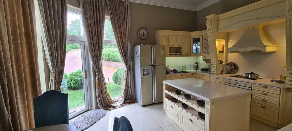 56 Усадьба дом класса люкс джакузи теплый басейн 15 км от Киева