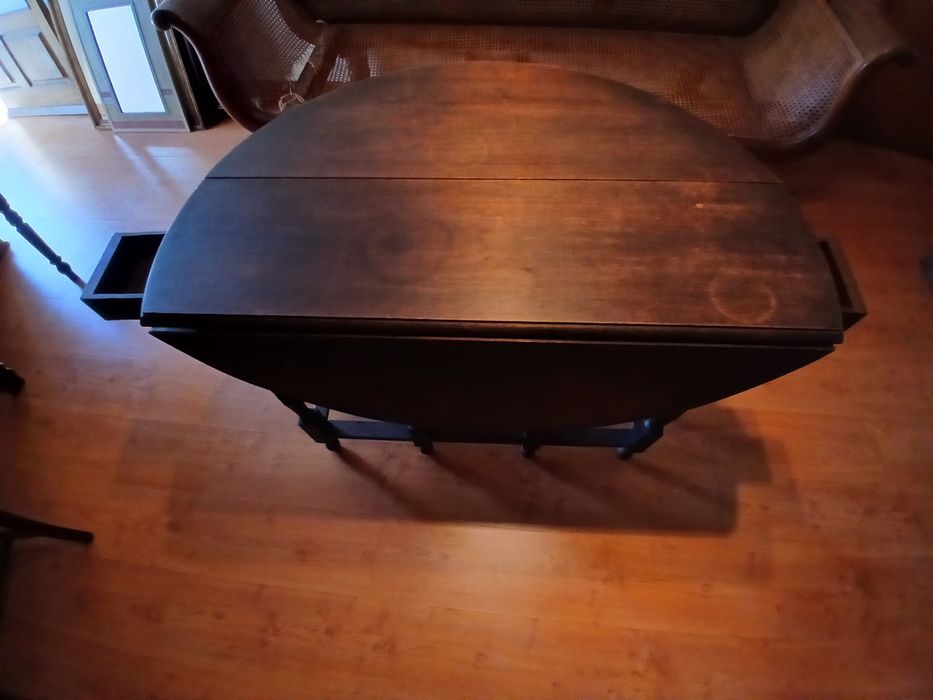 Mesa de Abas Articulada  em Madeira Maciça