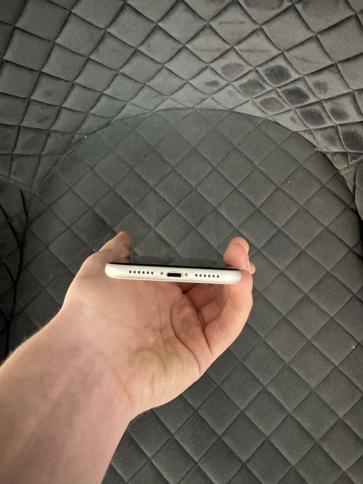 iPhone 11 256GB White — чудовий стан