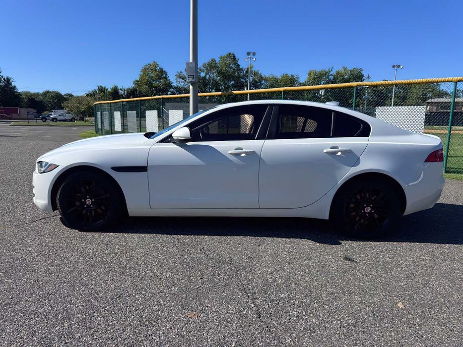 Jaguar XE 25t Prestige      2018