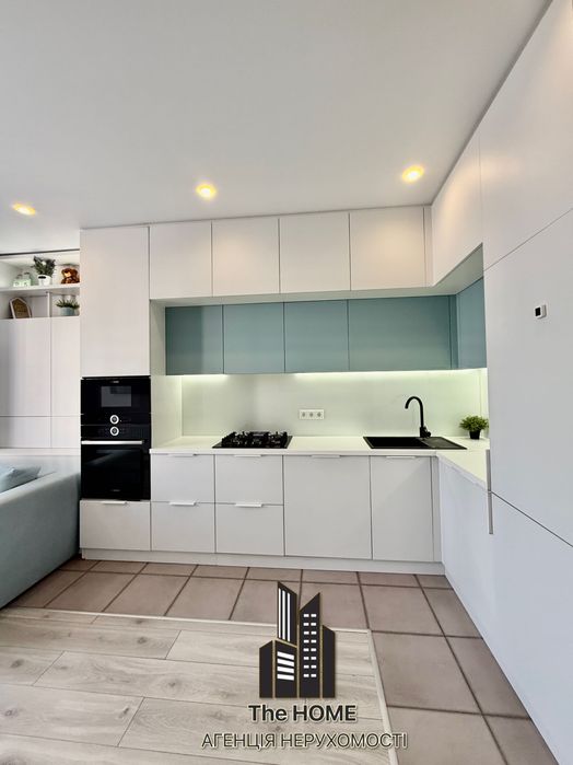 Продаж 2 кімнати та велика кухня-вітальня ЖК Оранж Парк