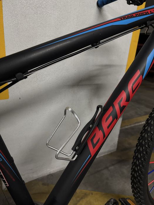 Bicicleta Berg BTT modificada para wheeling