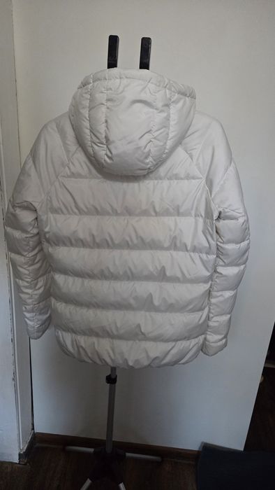 Куртка-пуховик Adidas (розмір M), жіноча, біла