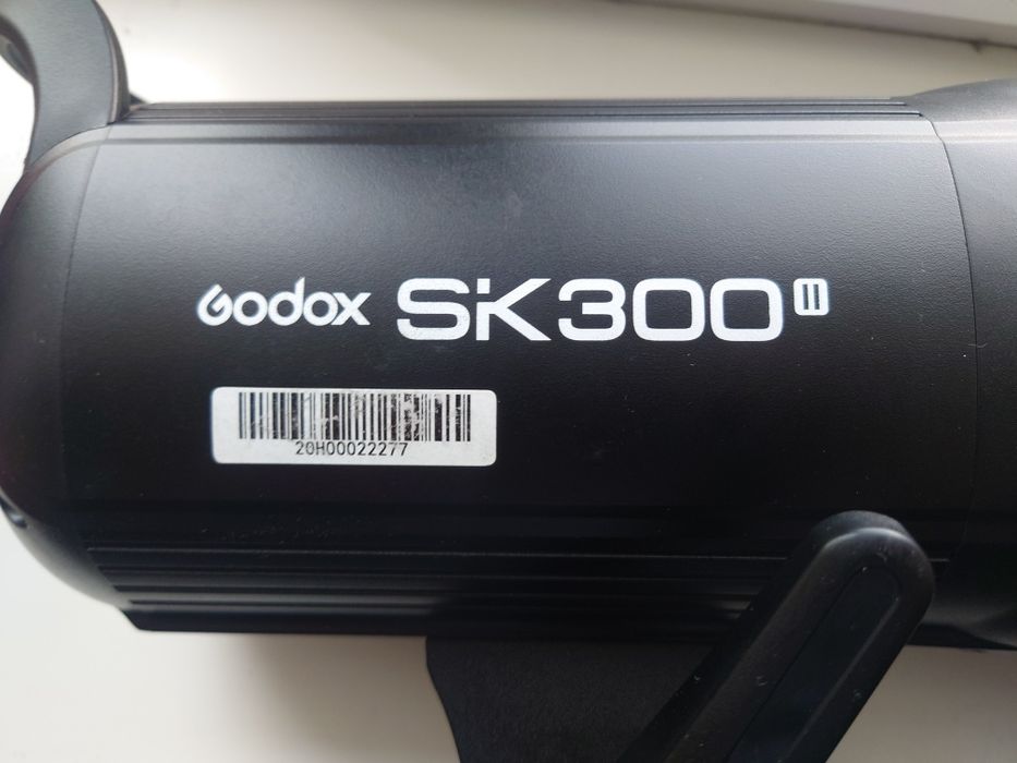 Godox SK300 II студійне світло