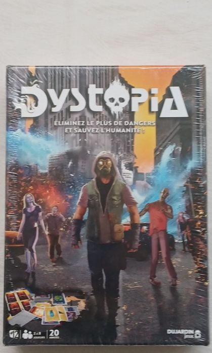 Jogo ainda plastificado