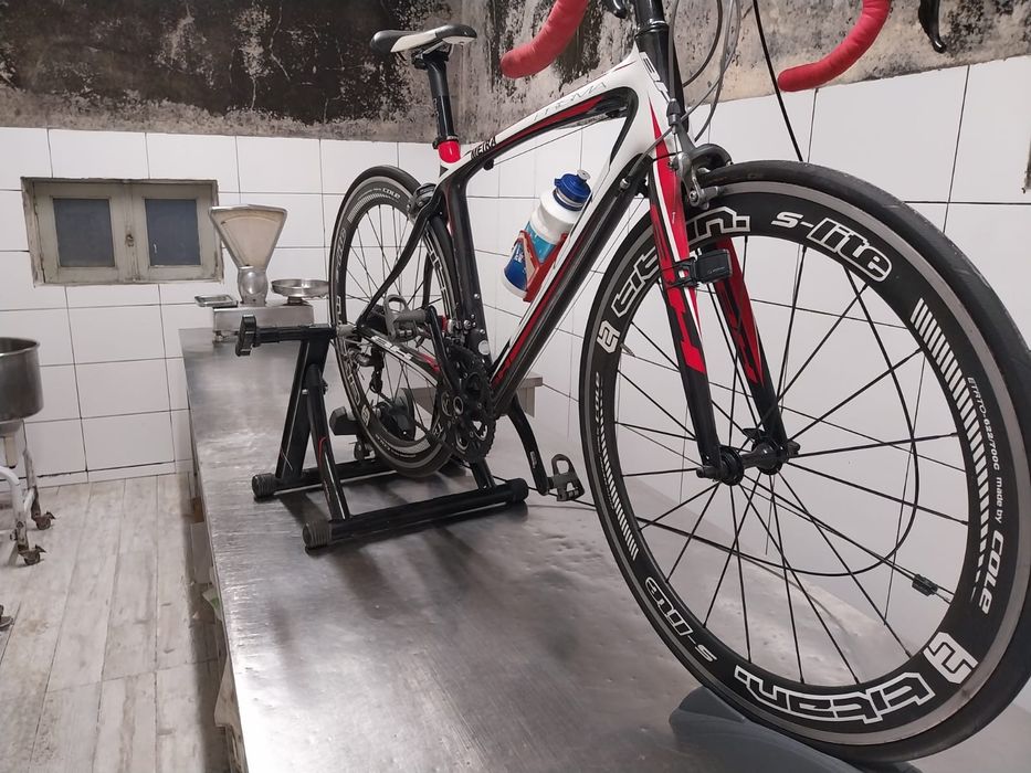 Bicicleta de estrada BH