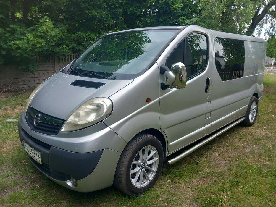 Opel Vivaro 2.5 Diesel 6 osobowy brygadówka automat