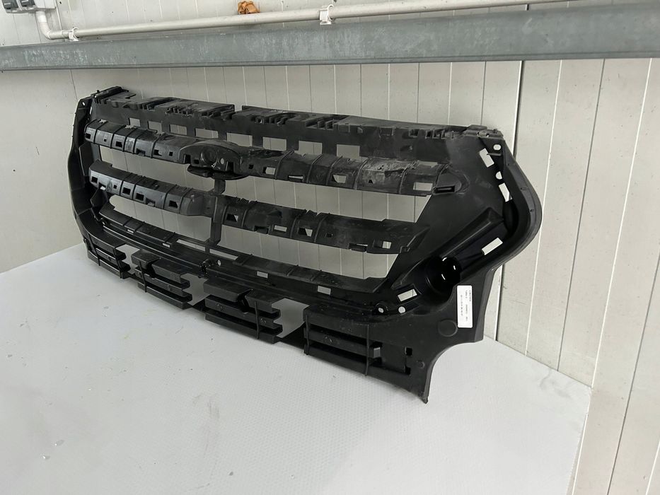 Atrapa chłodnicy (grill) Środek Ford Kuga II 610kUFR030
