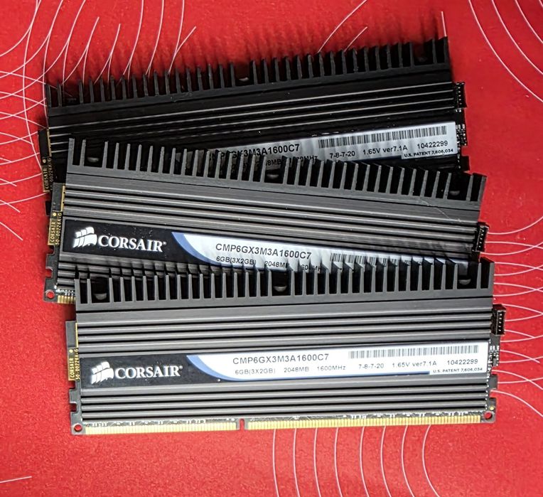 Kit 6GB (3x2GB) Corsair Dominator DDR3 1600MHz CL7