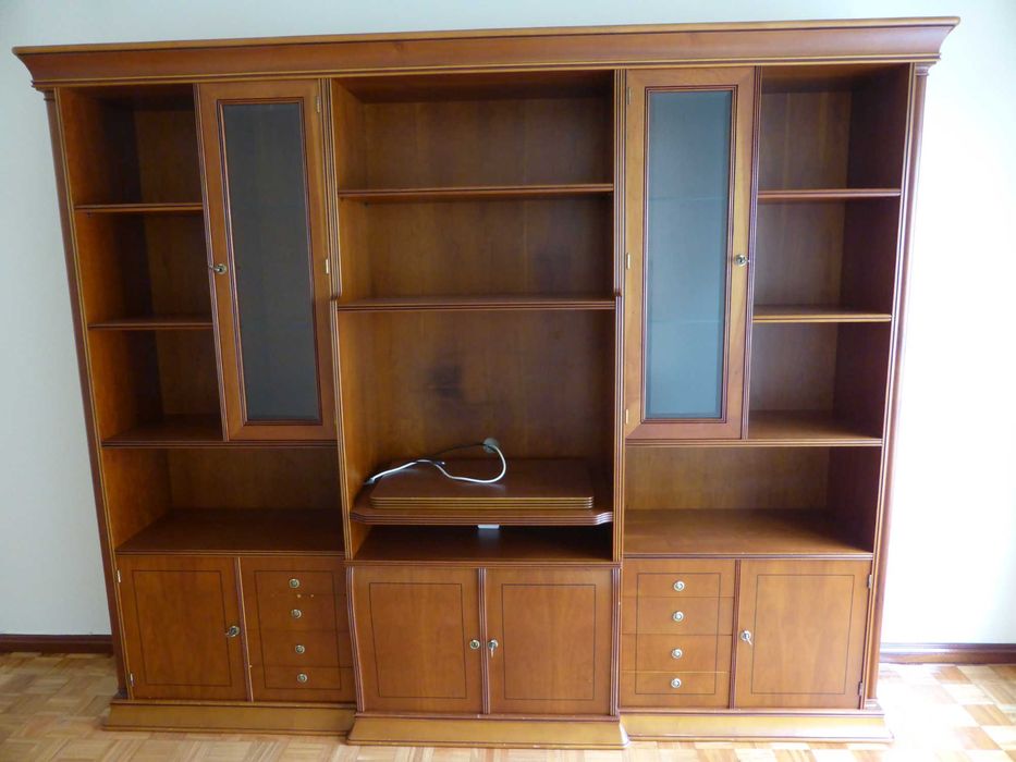 Móvel de sala em cerejeira