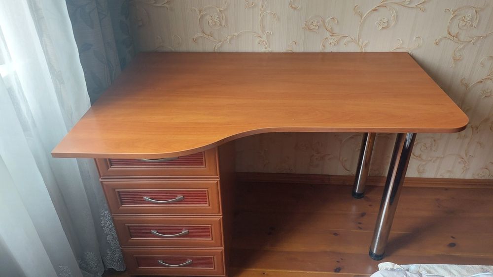 Стіл письмовий / робочий / стол