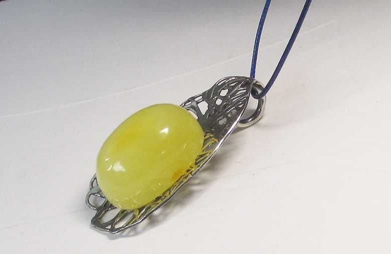 Wisiorek srebro 925 z bursztynem 12,90 gr