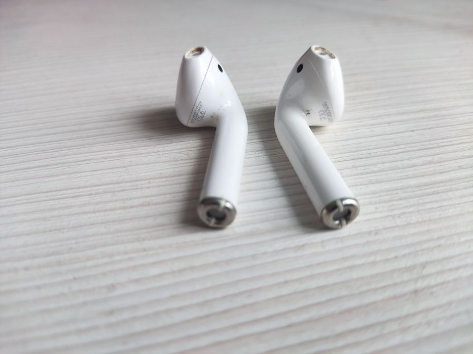 Apple AirPod на запчатини