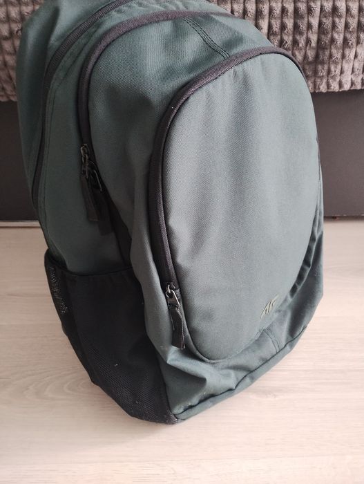 Plecak firmy 4f ciemny zielony