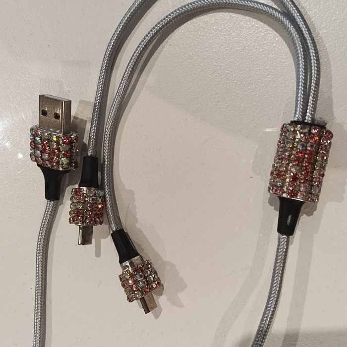Cabo carregador rosa strass C e micro USB
