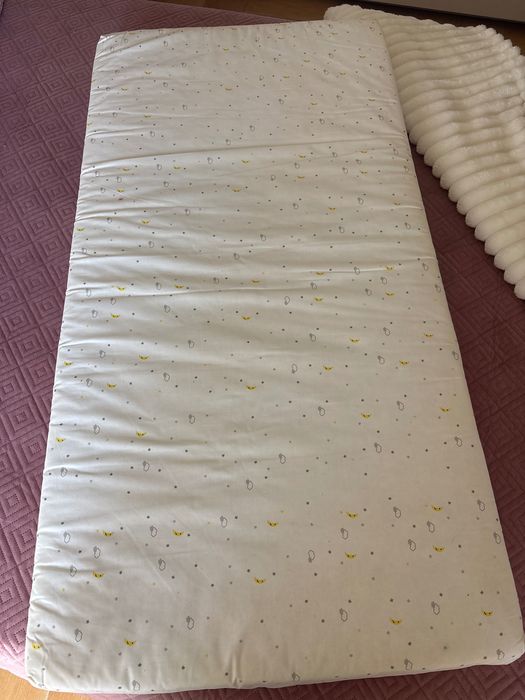 Colchão berço  de bebe para cama de grades como novo. 1,20 - 0,60 cm