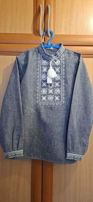 Дитяча вишиванка на хлопця.