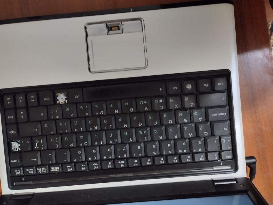 Ноутбук ASUS F6E, Intel Core 2 Duo T5750, 1GB RAM, HDD 320GB