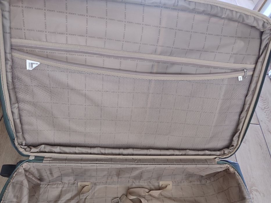 Walizka podróżna duża