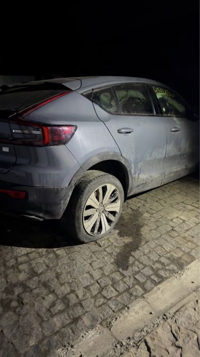Продам капот Volvo C40 Recharg 2021-2023
