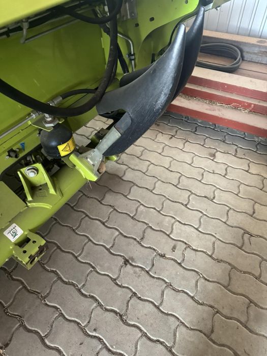 Продам жатку Claas Convio Flex 930