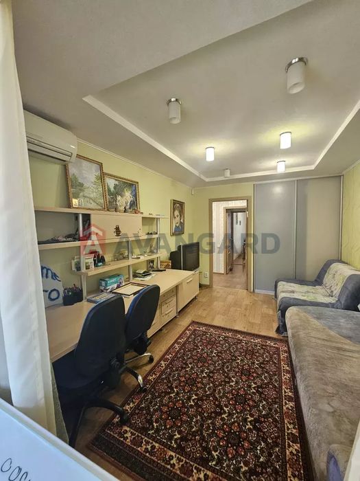 Продаж 3 кімнатноі квартири у Нагорному районі