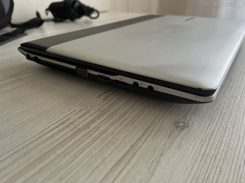 Ноутбук Samsung 15.6” | Робочий | 500 ГБ | Windows 10