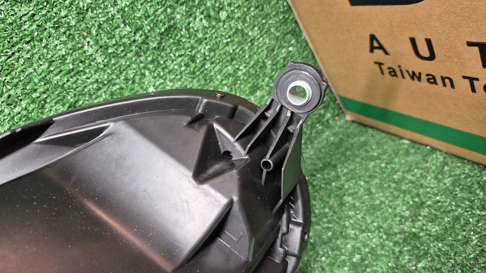 VW Golf V-10.03-07.09- ÓTICA/FAROL FRENTE ESQUERDA NOVA DEPO EMBALADA