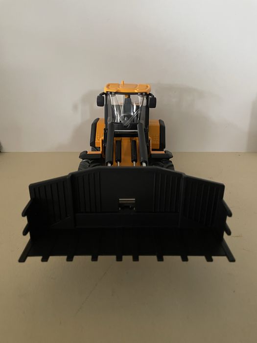 Miniatura JCB da Siku escala 1:32