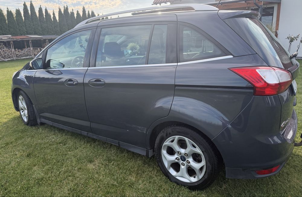 Samochod. Ford C Max 2012