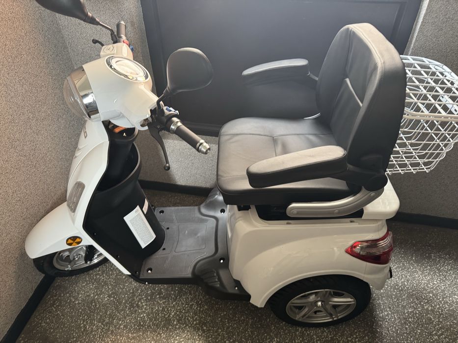 Wózek elektryczny inwalidzki