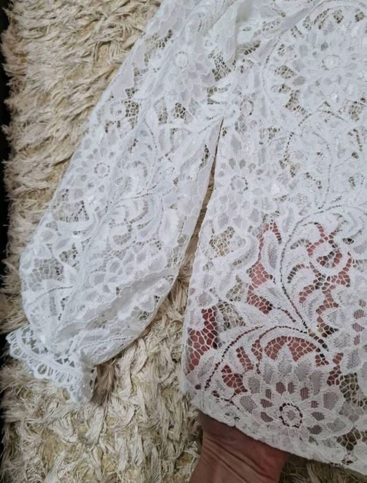 Bluzka biała koronkowa elegancka nowa śliczna ze stójką