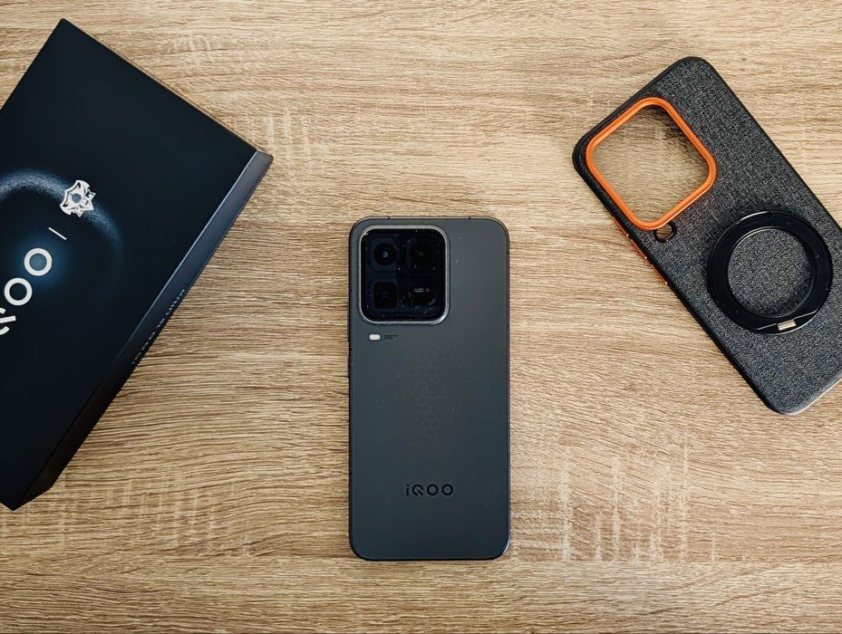 Iqoo 15 Ultra - 16/512Gb - Preto