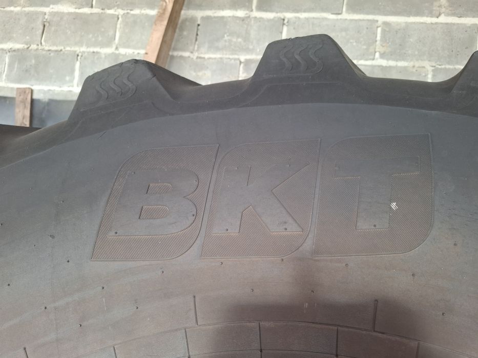 Kola fendt 650/85/38 za komplet  6.0.9.7.3.8.9.5.4