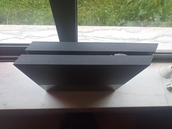 Vendo PlayStation 4 com 500 jogos